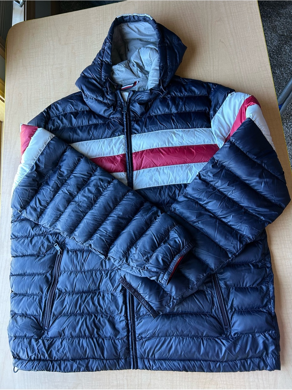 Tommy Hilfiger Men’s Puffer Jacket Classic Americana Retro Colorblock Size XL